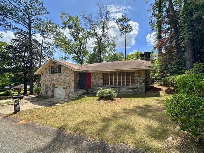 property at 5231 Colonial Cir N