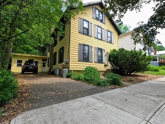 201 Linn St, Unit 1