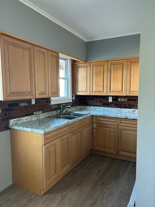 270 Frost Rd in Waterbury, CT - Building Photo