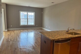 1210 Windsor Park Ct in Englewood, NJ - Building Photo - Building Photo