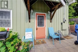 110 Surrey St E in Guelph, ON - Building Photo