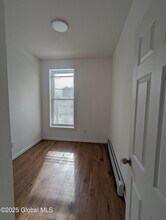 372 Clinton Ave in Albany, NY - Building Photo - Building Photo