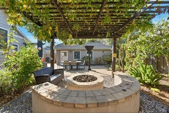 1212 Mills Ave in Burlingame, CA - Building Photo - Building Photo