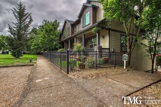 1420 NE Edgefield St in Hillsboro, OR - Building Photo - Building Photo