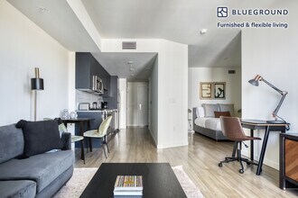 636 Pacific Ave-Unit -FL6-ID523 in Long Beach, CA - Building Photo - Building Photo