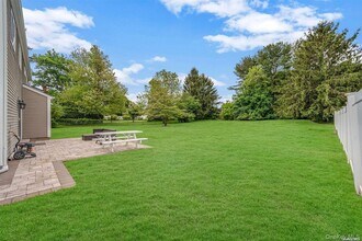 278 Pipe Stave Hollow Rd in Mount Sinai, NY - Building Photo - Building Photo