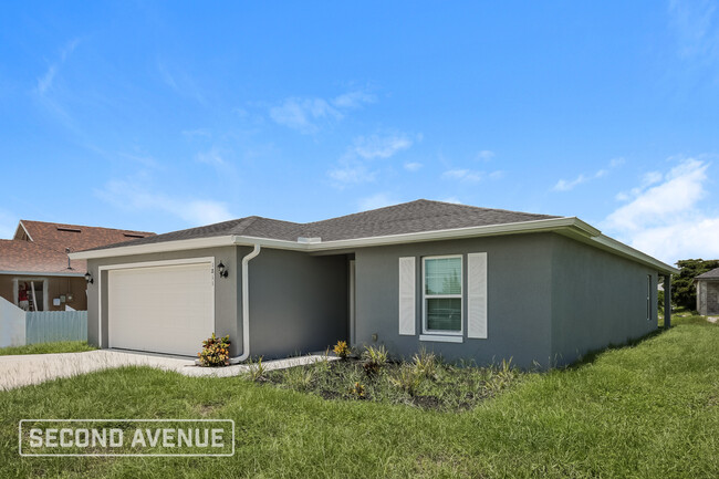 1811 S Gator Cir in Cape Coral, FL - Building Photo - Building Photo