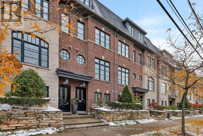 property at 825C Oxford St