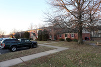 Maple Grove Apartments in Dublin, PA - Foto de edificio - Building Photo