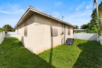 1032 18th St in West Palm Beach, FL - Building Photo - Building Photo