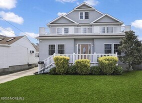 2207 Main St in Belmar, NJ - Building Photo