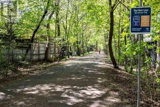 241 Forest Hill Rd in Toronto, ON - Building Photo - Building Photo