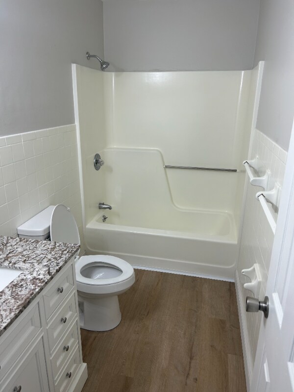 1908 W Chester Ave in Middlesboro, KY - Foto de edificio - Building Photo