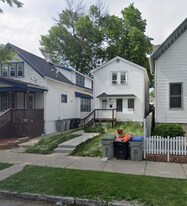 1326 W Scott St in Milwaukee, WI - Building Photo