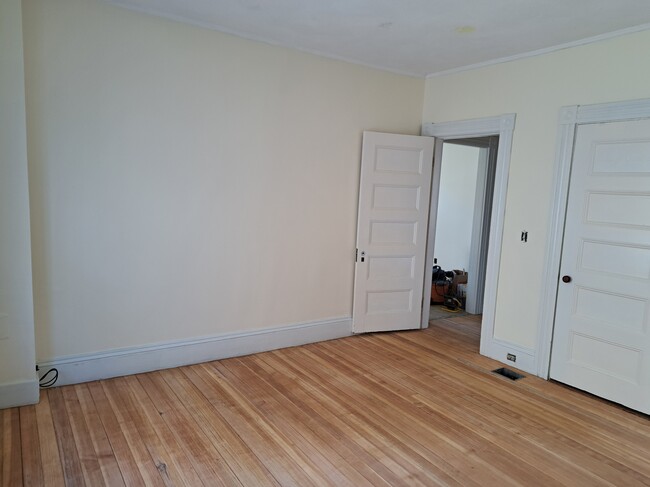 14 Bellevue Ave, Unit 14 B Bellevue Ave in Gloucester, MA - Building Photo - Building Photo