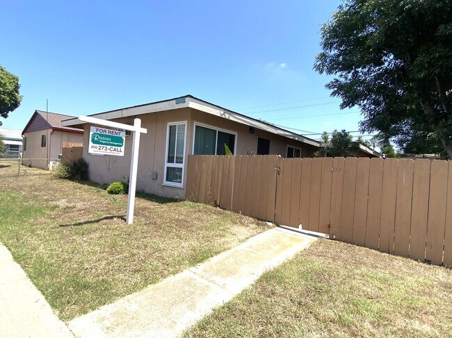 4863-4865 Coconino Way in San Diego, CA - Building Photo - Building Photo