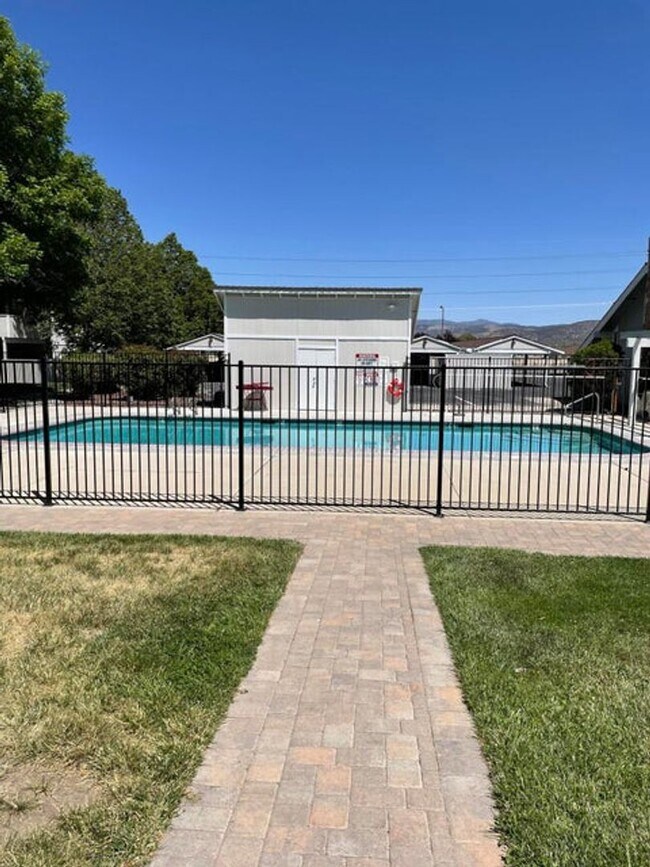 400 S Saliman Rd-Unit -105M in Carson City, NV - Building Photo - Building Photo