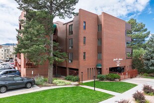 Park Place Condominiums in Colorado Springs, CO - Building Photo