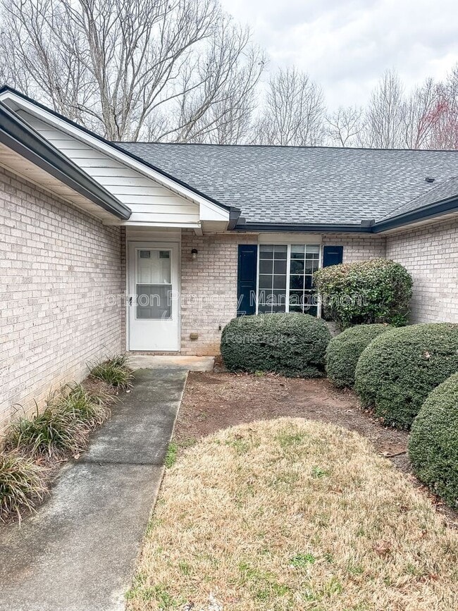 3989 Hidden Hollow Dr in Gainesville, GA - Building Photo - Building Photo