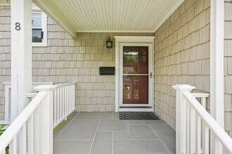 8 Muriel Pl in Greenwich, CT - Foto de edificio - Building Photo