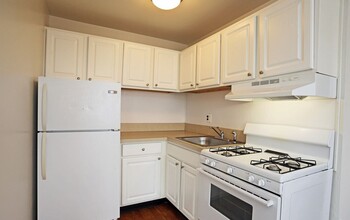 Canterbury Apartments in Philadelphia, PA - Building Photo - Building Photo