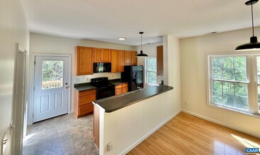 564 Nob Hill Cir in Charlottesville, VA - Building Photo - Building Photo