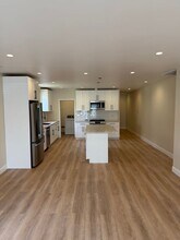 506-510 N Claremont St in San Mateo, CA - Building Photo - Building Photo