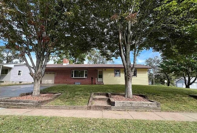 property at 2509 Washington St