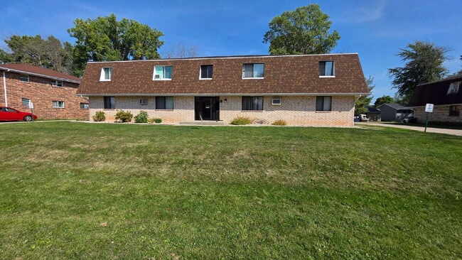 2500 Honey Lou Ct in Appleton, WI - Building Photo - Building Photo