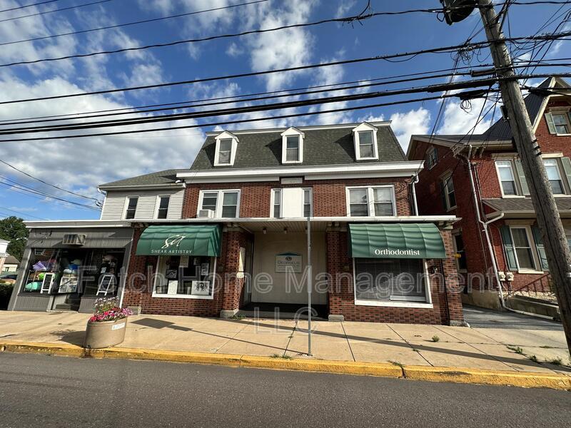 109 Main St in New Holland, PA - Foto de edificio