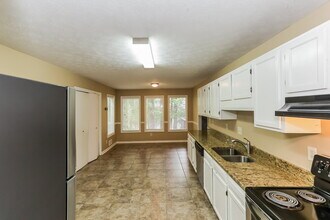 520 Gregory Manor Dr SW in Smyrna, GA - Building Photo - Building Photo