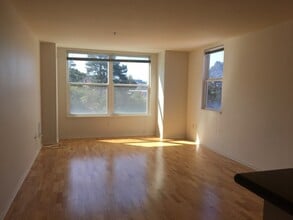 8300 Oceanview Ter, Unit 403 in San Francisco, CA - Building Photo - Building Photo