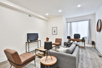 978 N 8th St in Philadelphia, PA - Building Photo - Building Photo