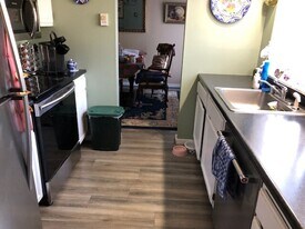 209 Brook Hollow in Hanover, NH - Building Photo