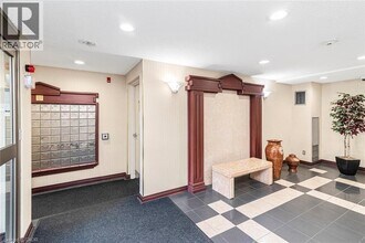 495 Hwy 8 in Hamilton, ON - Building Photo - Building Photo