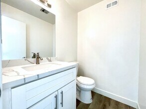 2143 Via Esmarca in Oceanside, CA - Building Photo - Building Photo