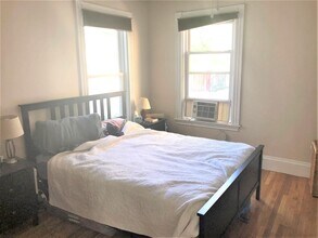 12 Sumner Ave, Unit 12 in Medford, MA - Foto de edificio - Building Photo