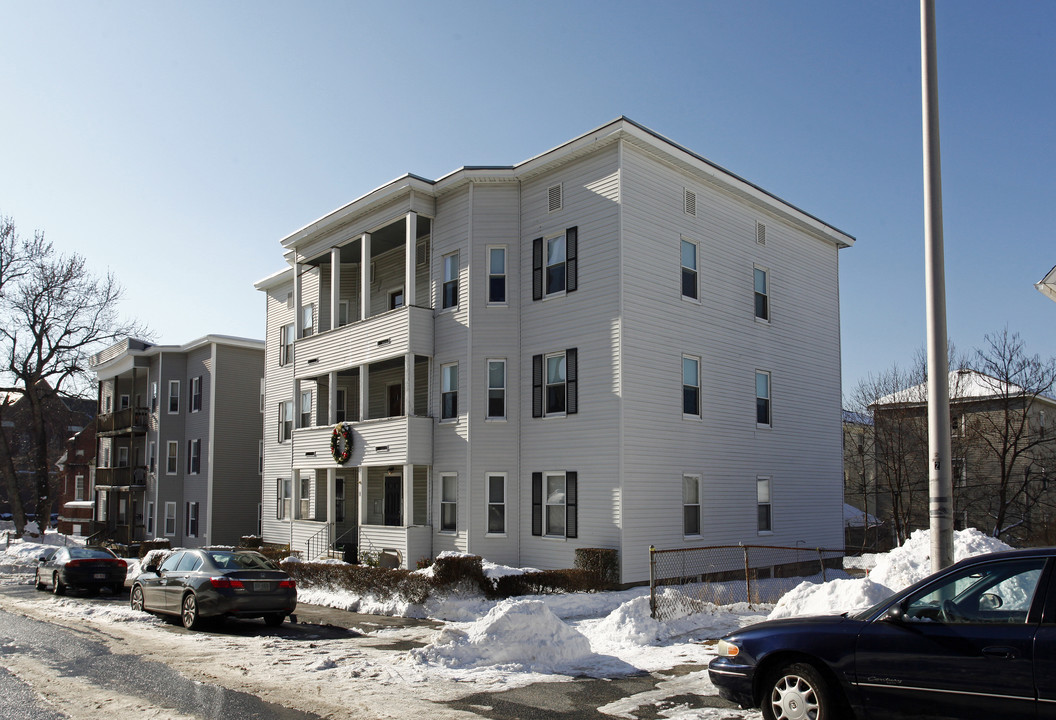 7 DuPont St in Worcester, MA - Foto de edificio