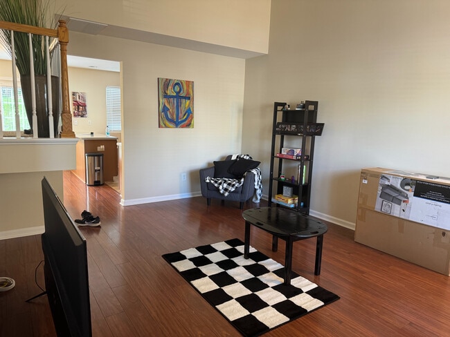 Room in Townhome on Averette Hill Dr in Raleigh, NC - Building Photo - Building Photo