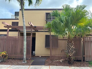 10850 S Golfview Dr in Pembroke Pines, FL - Building Photo - Building Photo