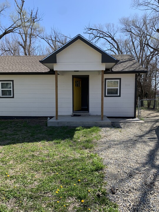 1110 N Main St in Andover, KS - Building Photo