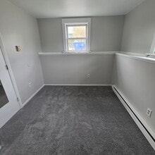 81 Crane Ave S in Taunton, MA - Building Photo - Building Photo