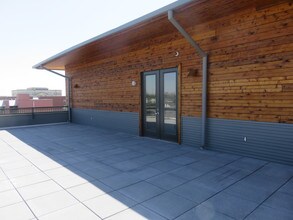928 Travis Ave, Unit 202 in Fort Worth, TX - Foto de edificio - Building Photo