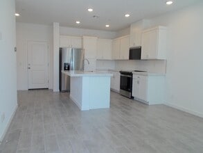 180 Freeport Vw Pl in Henderson, NV - Building Photo - Building Photo