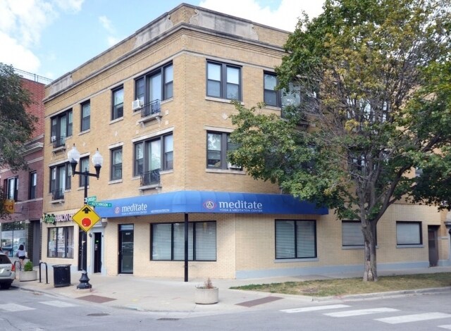 4239 N Lincoln Ave in Chicago, IL - Building Photo