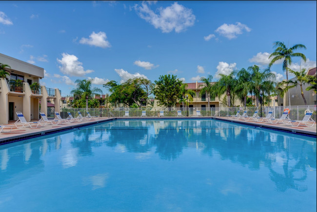 Residences at the Falls in Miami, FL - Building Photo - Building Photo