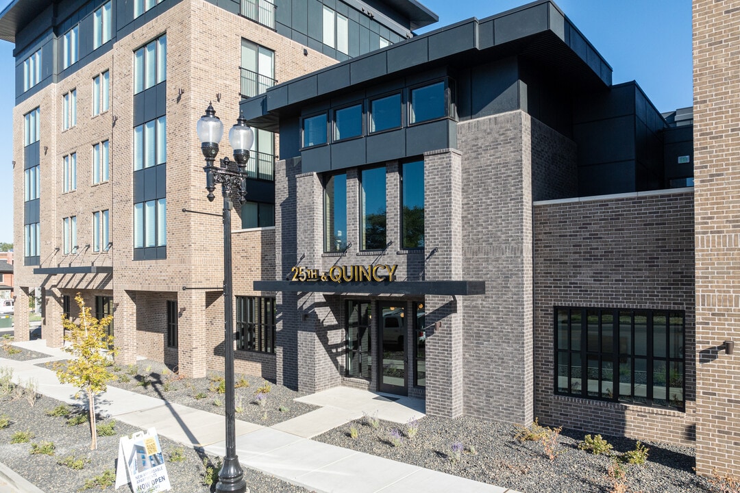 25th and Quincy in Ogden, UT - Foto de edificio