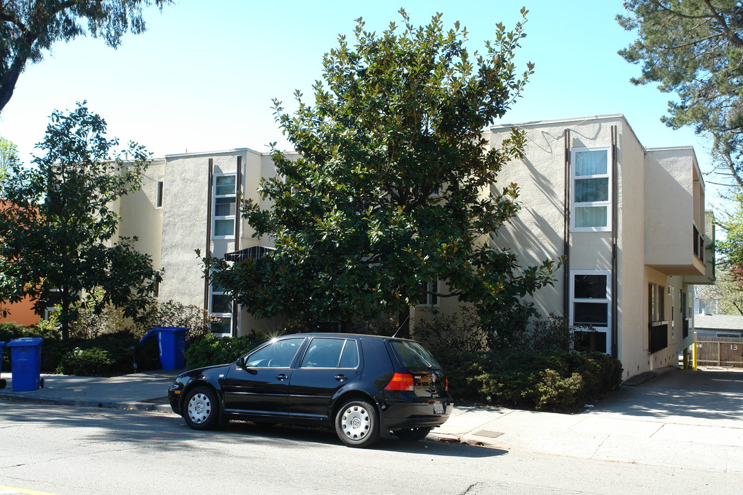 1636 Martin Luther King Jr Way in Berkeley, CA - Foto de edificio