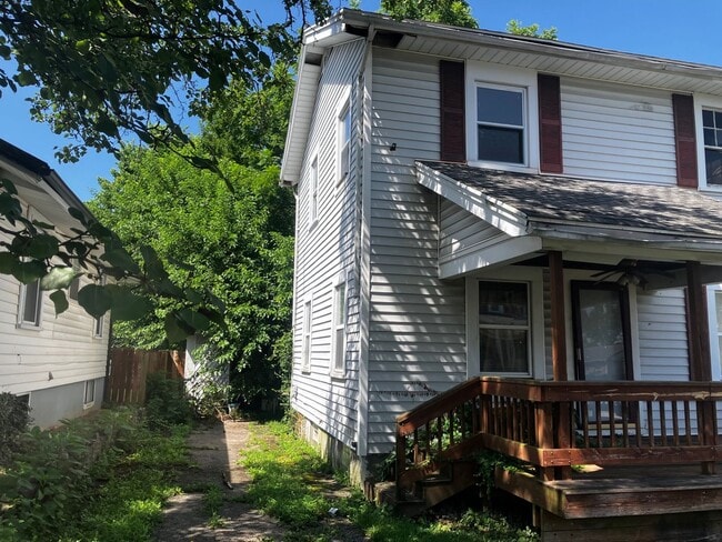 65 E Maplewood Ave in Dayton, OH - Building Photo - Building Photo