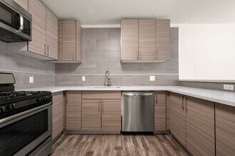 Lafayette Place in Los Angeles, CA - Building Photo - Building Photo